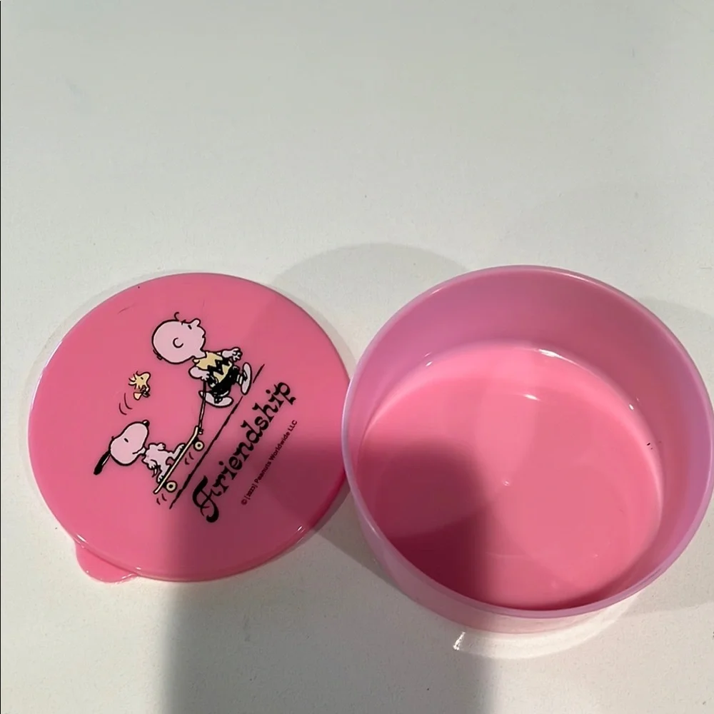 Pink Stackable Storage Containers with Snoopy Design - Picture 3 of 5